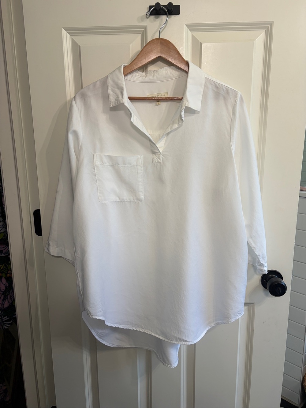 White Side Stitch Los Angeles size L V-Neck Popover Shirt. Beautiful fabric.